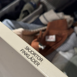 Transparenta etiketter till lådor